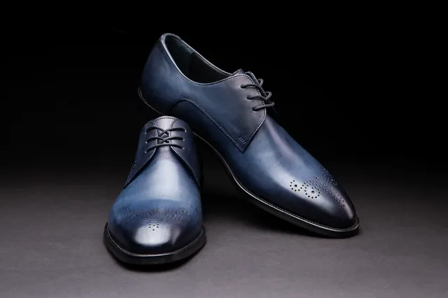 Souliers en cuir bleu