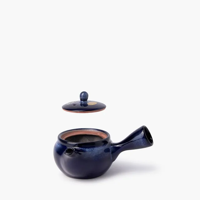 Théière bleue en céramique